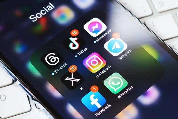 Social Media Marketing Iphone Apps